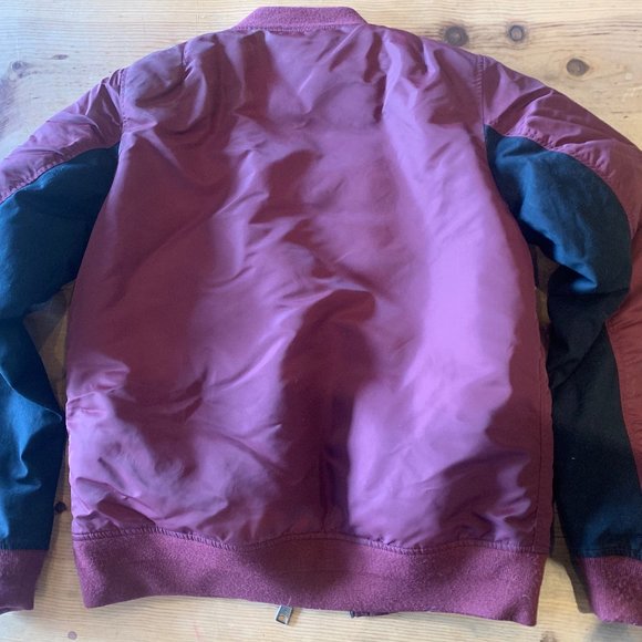 Men’s Carhartt WIP Ashton Bomber Jacket - Picture 5 of 5